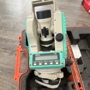 Nikon NE-100 Digital Theodolite 5-Second Angular Accuracy w/ Hard Case