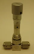 Applied Materials 3870-01264 VALVE MANUAL OPER BELLOW METER 1/4 VCR BM SERIES