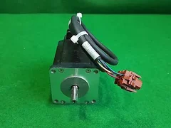 AMAT 0190-35788 MOTOR,5PHASE STEPPER W/ CABLE 300MM UNIV , USED