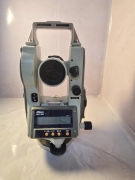 NIKON NE-1OI ELECTRONIC THEODOLITE NE1OI *FOR PARTS NOT WORKING*
