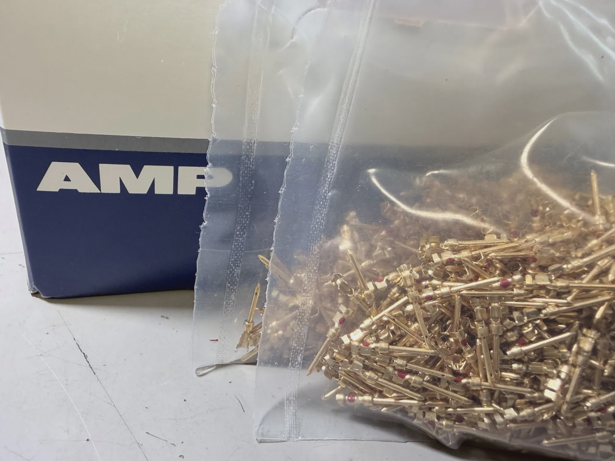 AMP CONTACT P/N: 205202-4