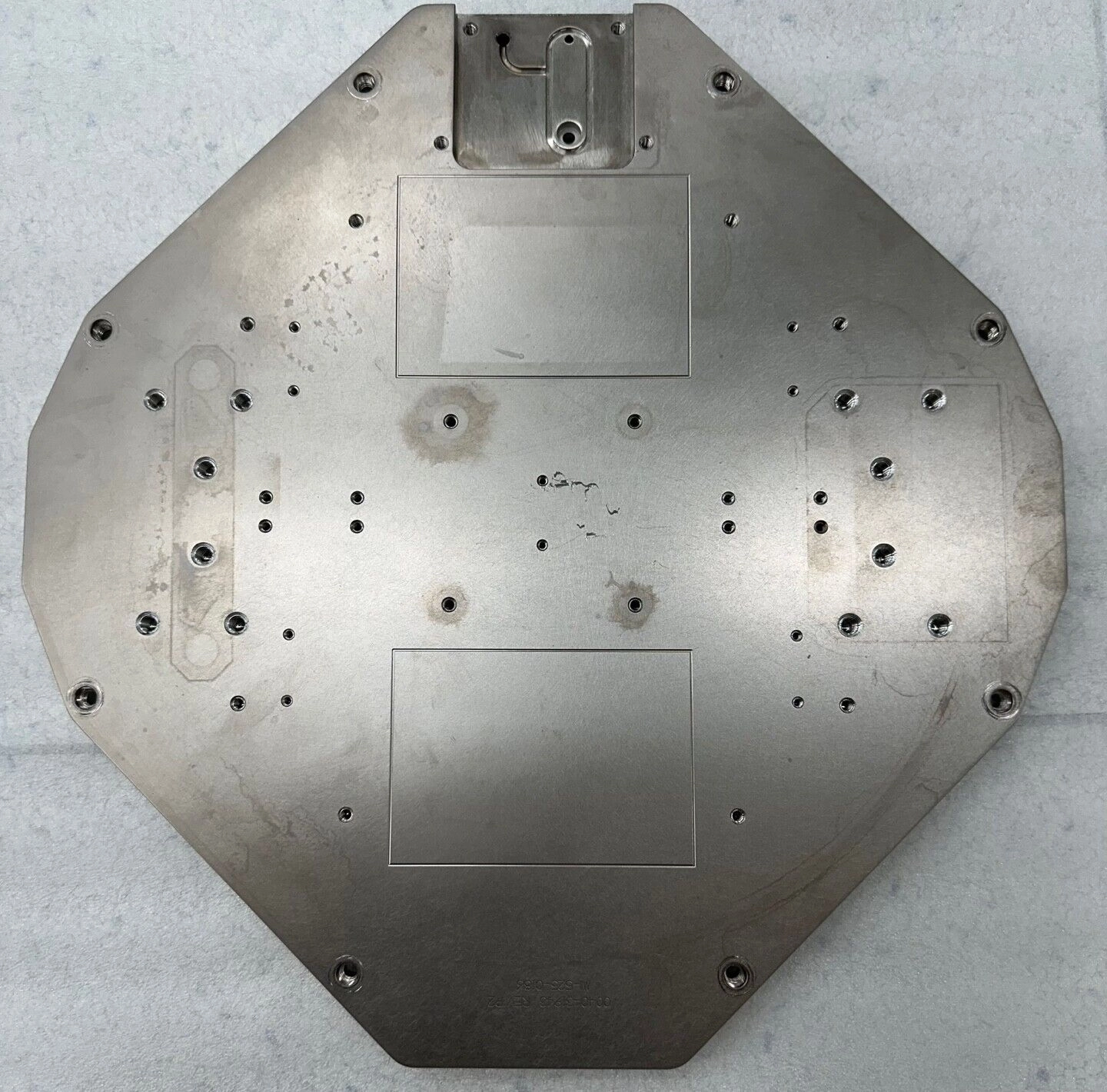 AMAT APPLIED MATERIALS 0040-31943 TOP LID,CHAMBER,R2,OXIDE