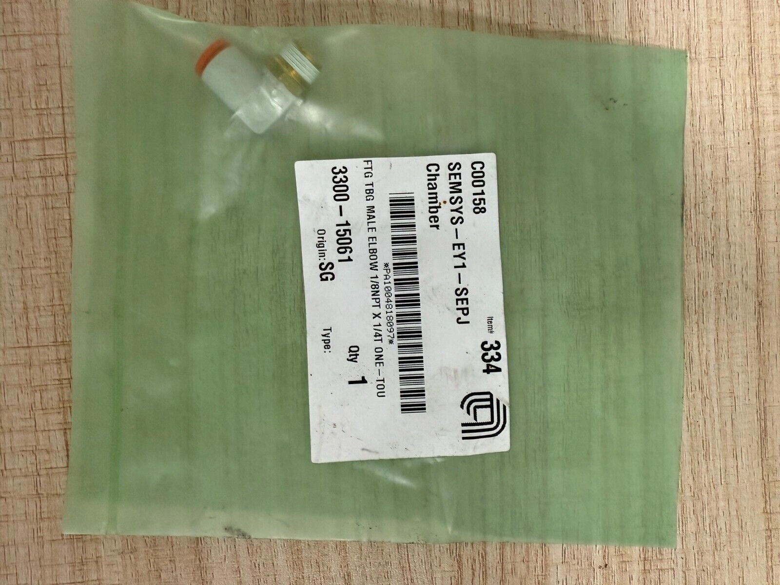 Applied Materials AMAT 3300-15061 FTG TBG MALE ELBOW 1/8NPT X 1/4T ONE-TOU,NEW