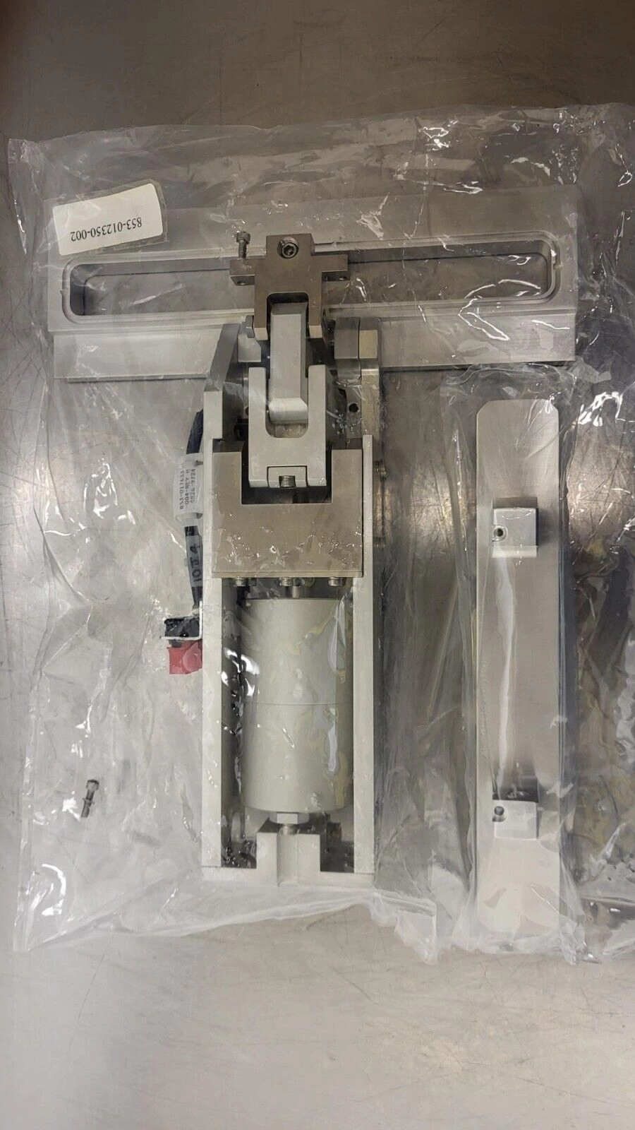 Lam Research Outer Gate Assy 853-012350-002