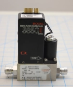 0225-05799 / BROOKS 5850 E MASS FLOW CONTROLLER N2 100 SCCM / APPLIED MATERIALS