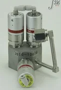 10678 LAM RESEARCH FUJIKIN PNEMATIC VALVE ASSEMBLY MANIFOLD 796-029684-321