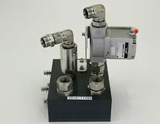 11486 LAM RESEARCH MANIFOLD BLOCK W/ VNB304CS-NYA-X152,INA-14-496 713-000863-103