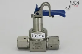 13254 SWAGELOK TOGGLE VALVE, ¼" FVCR, AMAT 3870-02817 6LV-DTFR4-P-BL