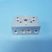 322-0403// AMAT APPLIED 0020-13079 OUTPUT MANIFOLD, UNIVERSAL CHMBR [USED]