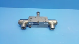 AMAT 0040-04853 Manifold SST swivel water center injecti ( used good )