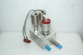 AMAT 0040-08331 REV 003 VALVE BLOCK 51A-21440 SWAGELOK DA 11247300-021-100 NEW