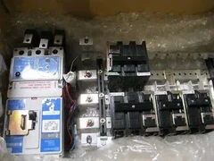 AMAT 0190-01110 STD PVD TTN CIRCUIT BREAKER CHASSIS ENGI