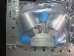 AMAT 0224-43825 VALVE BLOCK 3WAY 1/4 VCR F/F/F NO/NC