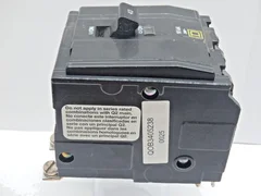 AMAT 0680-01218 3-Pole 240 VAC 40 A Bolt-on QOB3405238 Square D Circuit Breaker