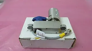 AMAT 1400-00093 SENSOR FLOW 2VDC RELEAY OUTPUT W/ LED DISPLAY 401767