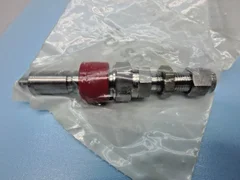 AMAT 3300-05591 FTG, 1/2" QDISC Stem X 1/4 Tube Bulkhead  Swagelok SS-QC8-D1-400