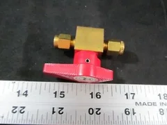 AMAT 3870-01547 VALVE SHUT OFF 1/8 SWAGELOK SPECIAL