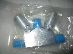 AMAT 3870-01811 Veriflo 45200266 VALVE BLOCK DIAPH 3WAY 1/4VCR-F/F/M NC/I