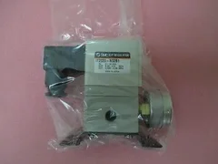 AMAT 3870-02053 Regulator Press 1/4 Port Size with bracket