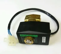 AMAT 3870-02290 VALVE, SOL 1/4NPT 2 WAY 115VAC CKD Corp. Japan AB31-2N-2 NEW