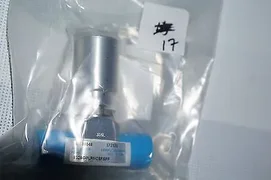 AMAT 3870-03885 VERIFLOW VALVE PNEU DIAPH 2WAY 125 PSIG 1/4 VCR-F/F NC 5RA IND