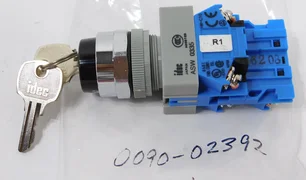 AMAT Applied Materials 0090-02392 Interlock Key Switch IDEC ASW33K20