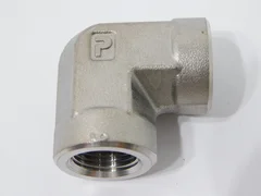 AMAT Applied Materials 3300-01727 3/8" x 3/8" FxF NPT 90 Elbow 316 SS