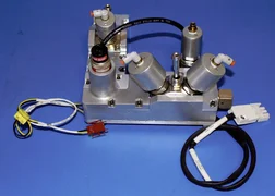 APPLIED MATERIALS (AMAT) 0021-21394 COVER,HEATED,1/2 VCR 3 WAY VALVE,FNL VLV