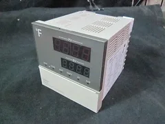 APPLIED MATERIALS (AMAT) 3930-01014 OMRON E5AX-VAA02-F  Temperature Controller D