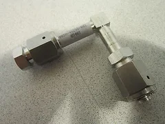 Applied Materials 90° Stainless Steel Fitting 200219, 0050-48298, Rev. 001
