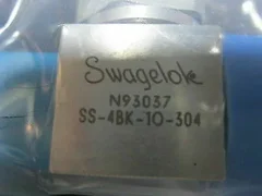 Applied Materials (AMAT) 3870-01094 Swagelok SS-4BK-10-9ALAA VALVE PNEU BLWS 3 P