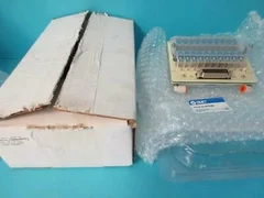 BRAND NEW SMC VV100-DUM00060 LAM  61-192486-00 MANIFOLD W/ COVER SOLENOID VALVE