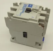 Cutler Hammer CE15FN3Y1 Contactor 32 Amp 3-Pole 110V coil AMAT 1200-01081