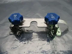 LAM 853-810342-001 Assy, 2 Parker Veriflo 944SSFSMMPM Diaphragm Valves, 45300507