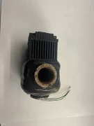 LAM RESEARCH ISOLATION ANGLE VACUUM VALVE W/ HEATER SLEEVE 853-032983-001