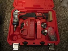 Milwaukee 2432-22 M12™ ProPEX® Expansion Tool Kit 2432-22