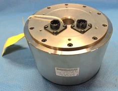 NEW Yaskawa SGMCS-05B3B-YAX2 Rotary AC Servo Motor / LAM Research 676-223492-001