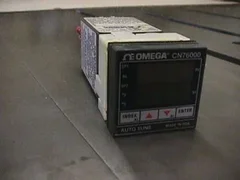 Omega CN76000 model CN76120-PV controller