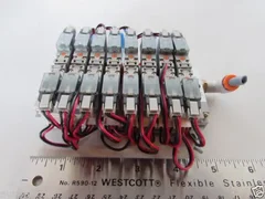 SMC 16 Valve Pneumatic Electric SY114-5MOZ Manifold LAM 853-470374-001 Rev C 24V