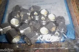 SWAGELOK SS-202-1 NUT 1/8&quot; 20 PCS. NEW