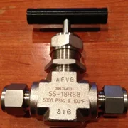 Swagelok  High Pressure SS Integral Bonnet Needle Valve SS-18RS8 W/ 1/2&quot; F Swage
