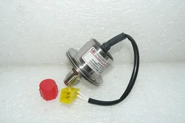 UE Precision Sensors PV48W-15 LAM Research 768-091910-001 Vacuum Switch 5mm Hg