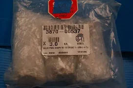 VALVE PNEU DIAPH NC 1/4 2PORT 1-1/8SQ SURFACE MOUNT AMAT 3870-00537 (LOT OF 3)