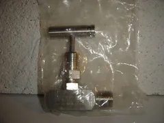 Whitey Swagelok stainless valve 1/4 fpt x 1/2 mpt SS-4PDM8-F4