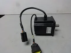 YASKAWA SGMP-02U314M AC SERVO MOTOR AMAT 0190-77182 (BROKEN PLASTIC BACK COVER)