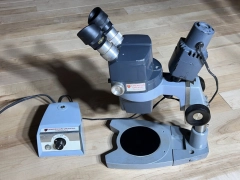 AO Mod.570 .7 to 4.2x Stereo Zoom Microscope + Nikon 10x Eyepieces + Illuminator