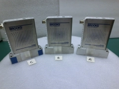 Brooks Instrument GF125CXXC-102896 MFC,O2 100sccm,AMAT 0190-32365-06,US+9870