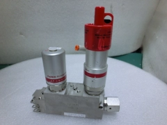 Lam Research 766-077821-103 Rev D Fujikin 705774 Pneumatic Valve,Used,Jp+9773