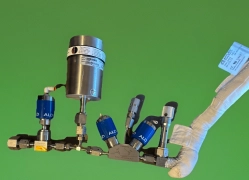 MKS 631D12TBFHBB VACUUM GAUGE BARATRON  AMAT ASSEMBLY  100 Tor