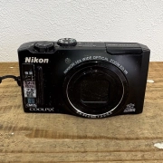Nikon COOLPIX S8100 Digital Camera 10x Optical Zoom 30to300mm F3toF56 Black